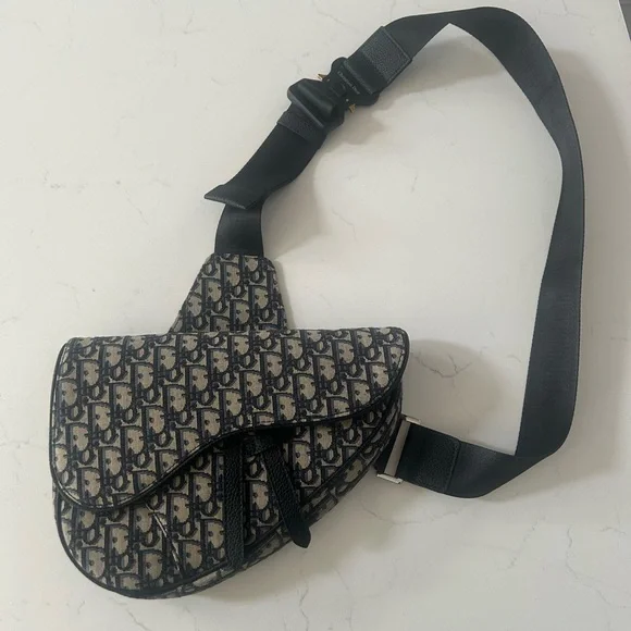 Dior Black and Cream Belt Bag - Picture 1 of 5